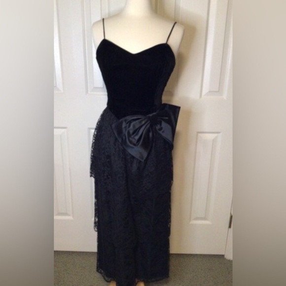 Velvet and Lace Dress - Picture 1 of 6
